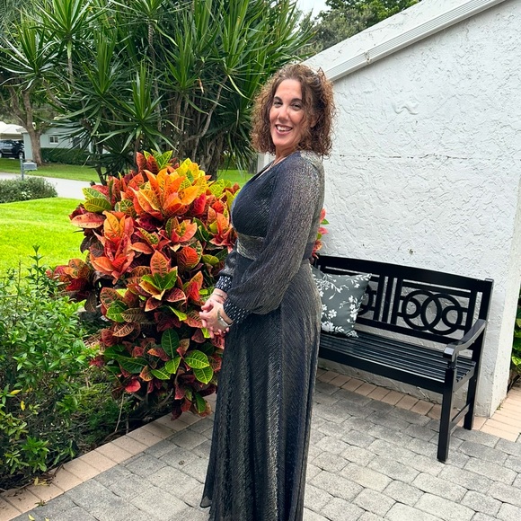 Betsy & Adam Women's Galaxy Metallic V-Neck Gown Size 12 Navy/Gold Dress - Picture 9 of 11